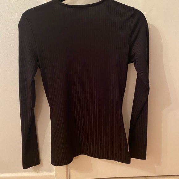 Black crossover long sleeve - Picture 2 of 4